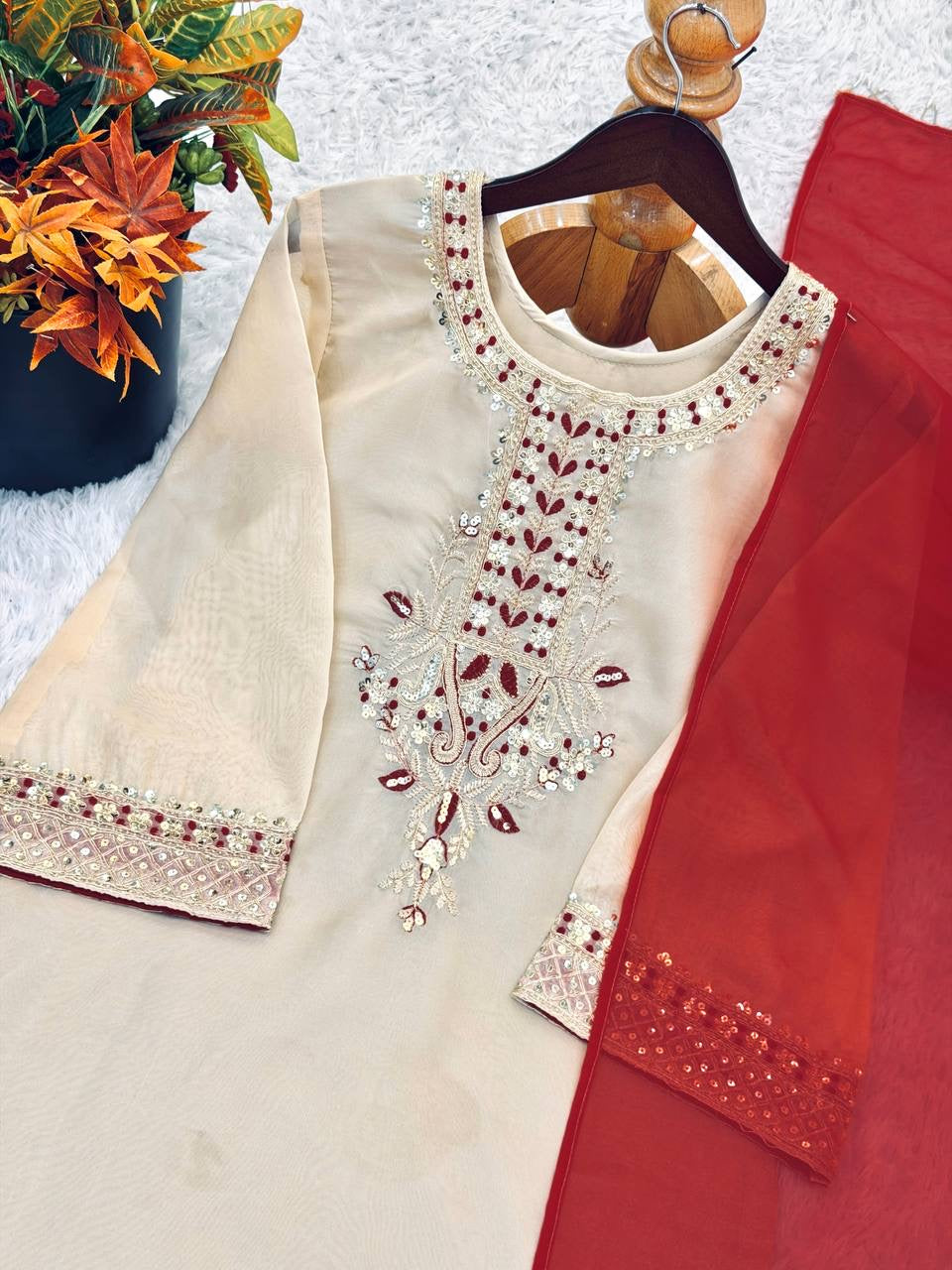 TABBY ORGANZA EMBROIDERY TOP FARSHI SET