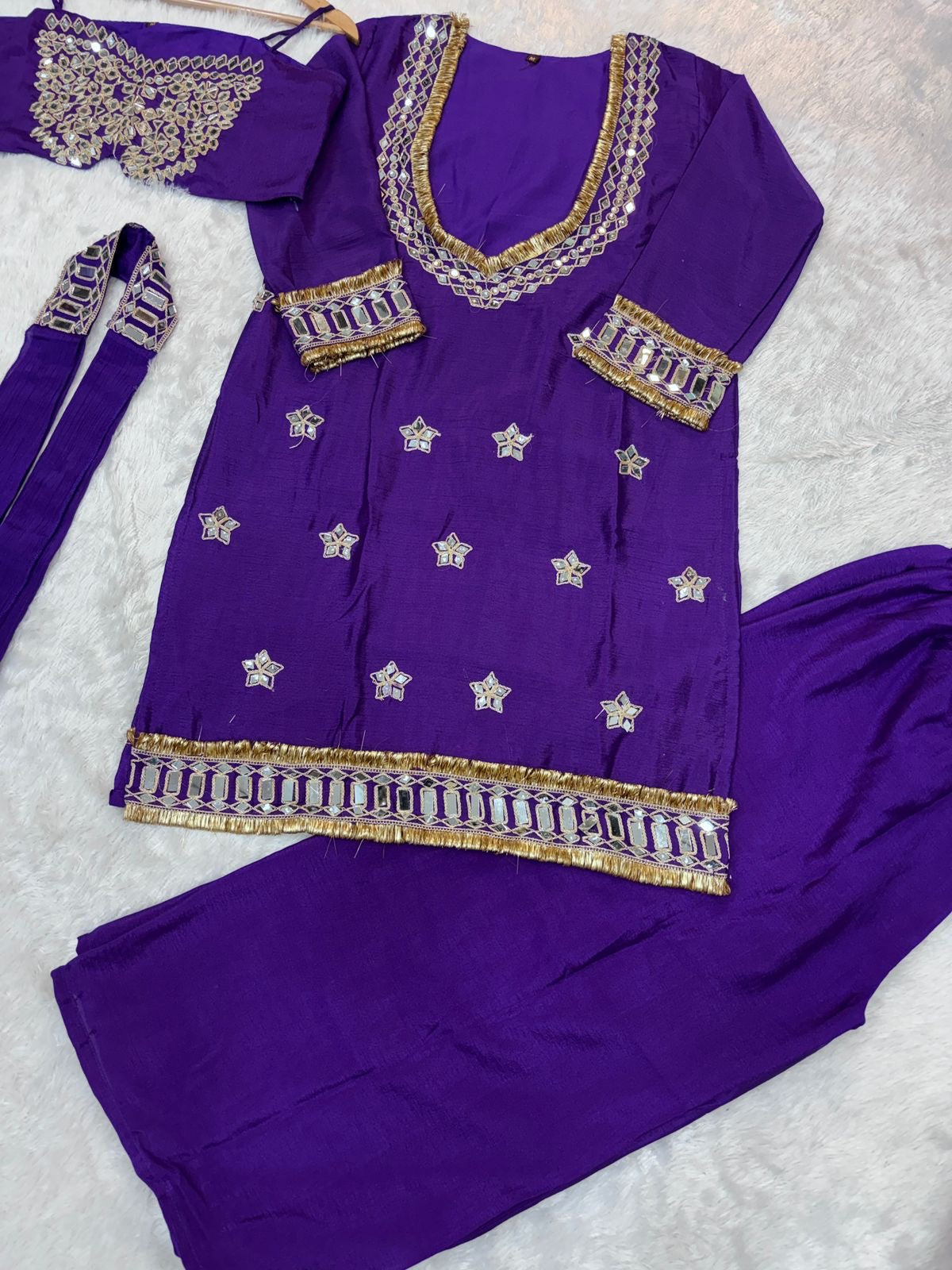 CHINON BUSTIER ZARI AND REAL MIRROR SET
