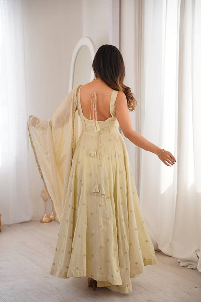 COSMOS GOLD GOWN SET