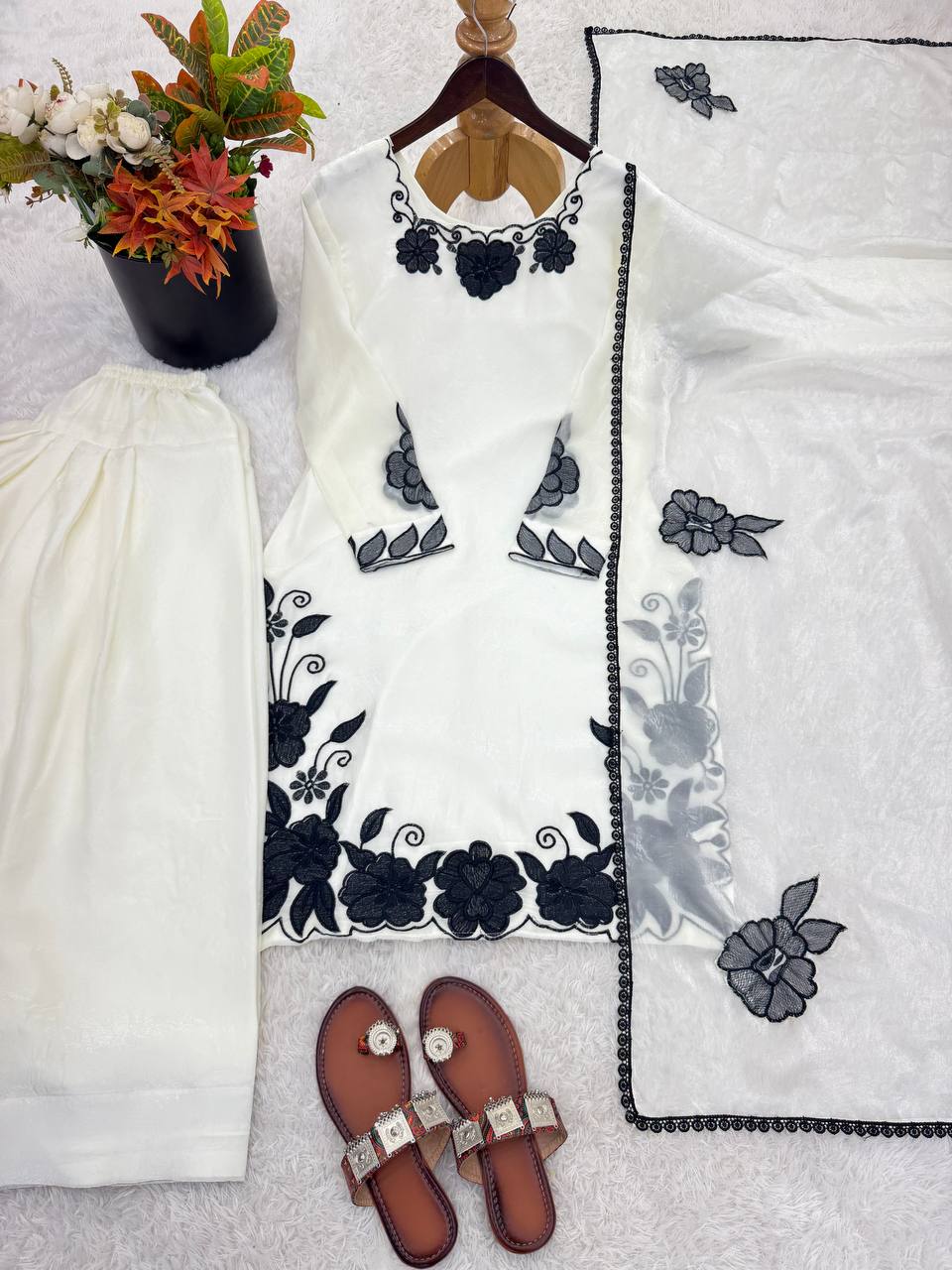 FENDY SILK EMBROIDERY THREAD WORK TOP FARSHI PANT