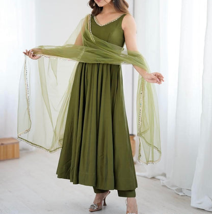 HEAVY PURE ROMAN SILK CHANDERI ANARKALI SET