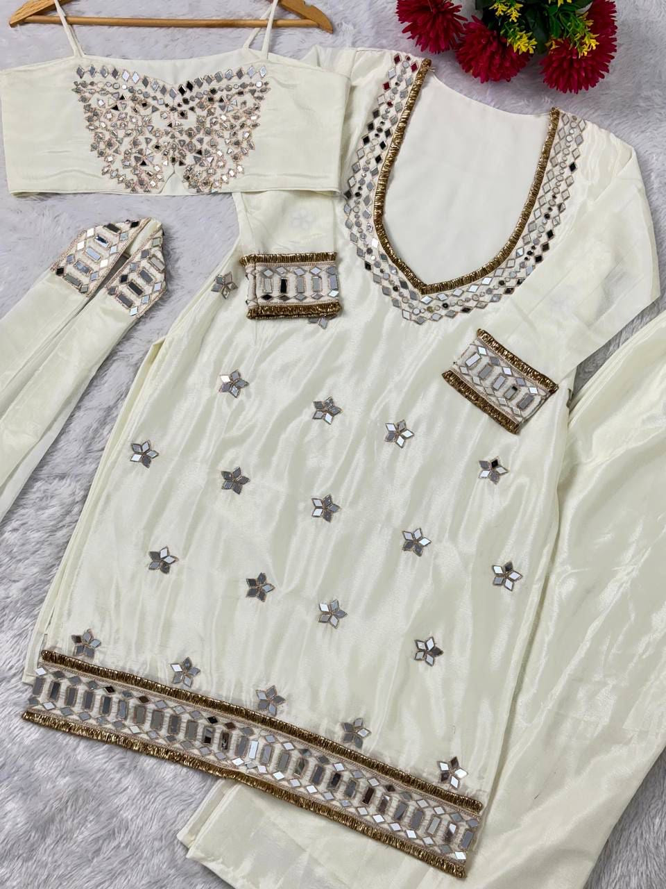 CHINON BUSTIER ZARI AND REAL MIRROR SET