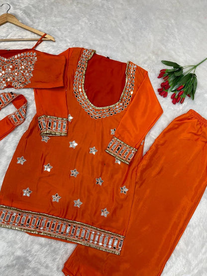 CHINON BUSTIER ZARI AND REAL MIRROR SET