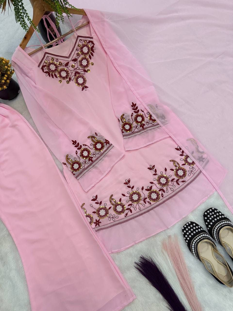 VIRAL SONPAPDI OUTFIT