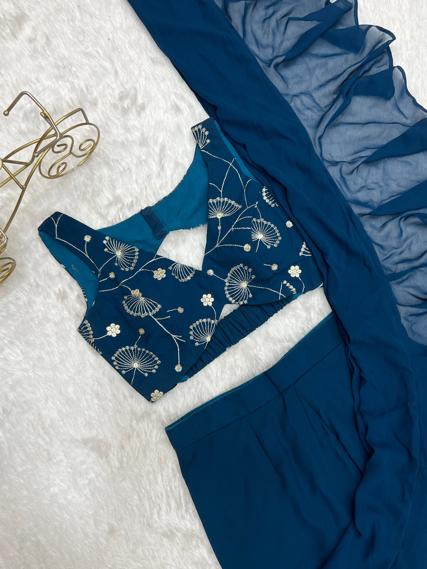 Nwe Wear Pure Fox Georgette With Plain Work Saree Sharara