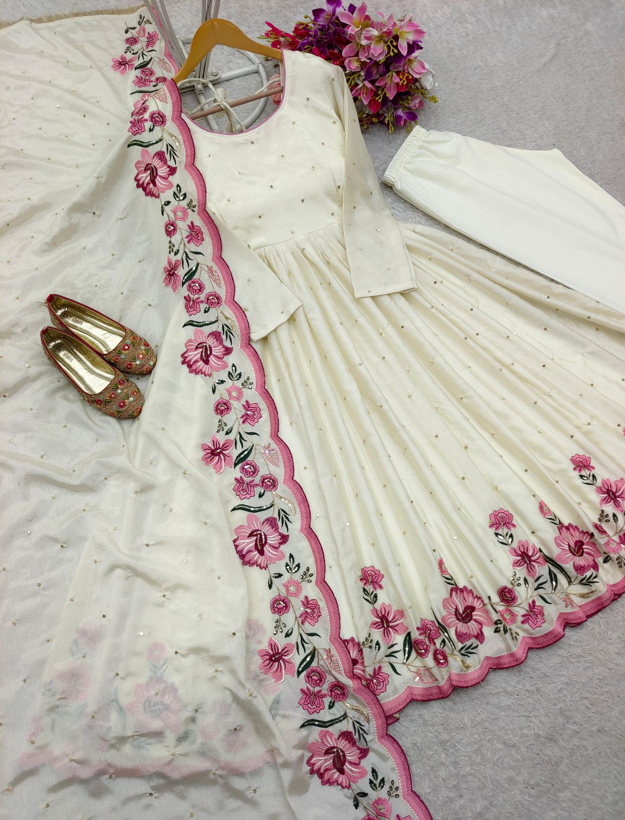 BEAUTIFUL GOWN SET