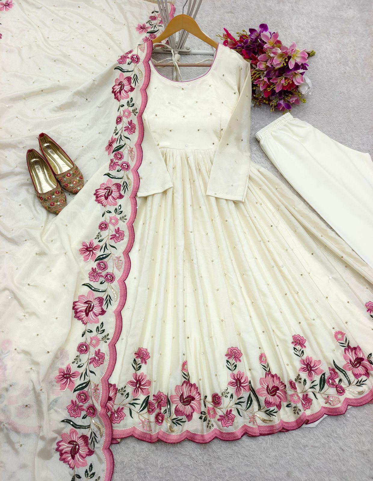 BEAUTIFUL GOWN SET