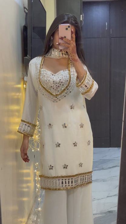 CHINON BUSTIER ZARI AND REAL MIRROR SET