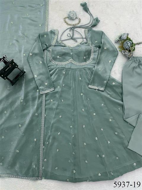 Viral Shimmer Gown Set